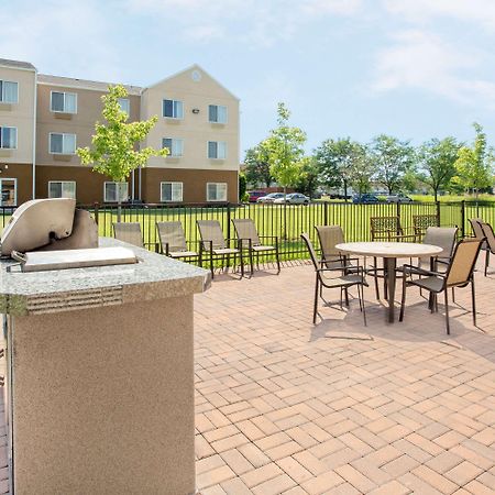 Baymont By Wyndham Green Bay Hotel Exterior photo